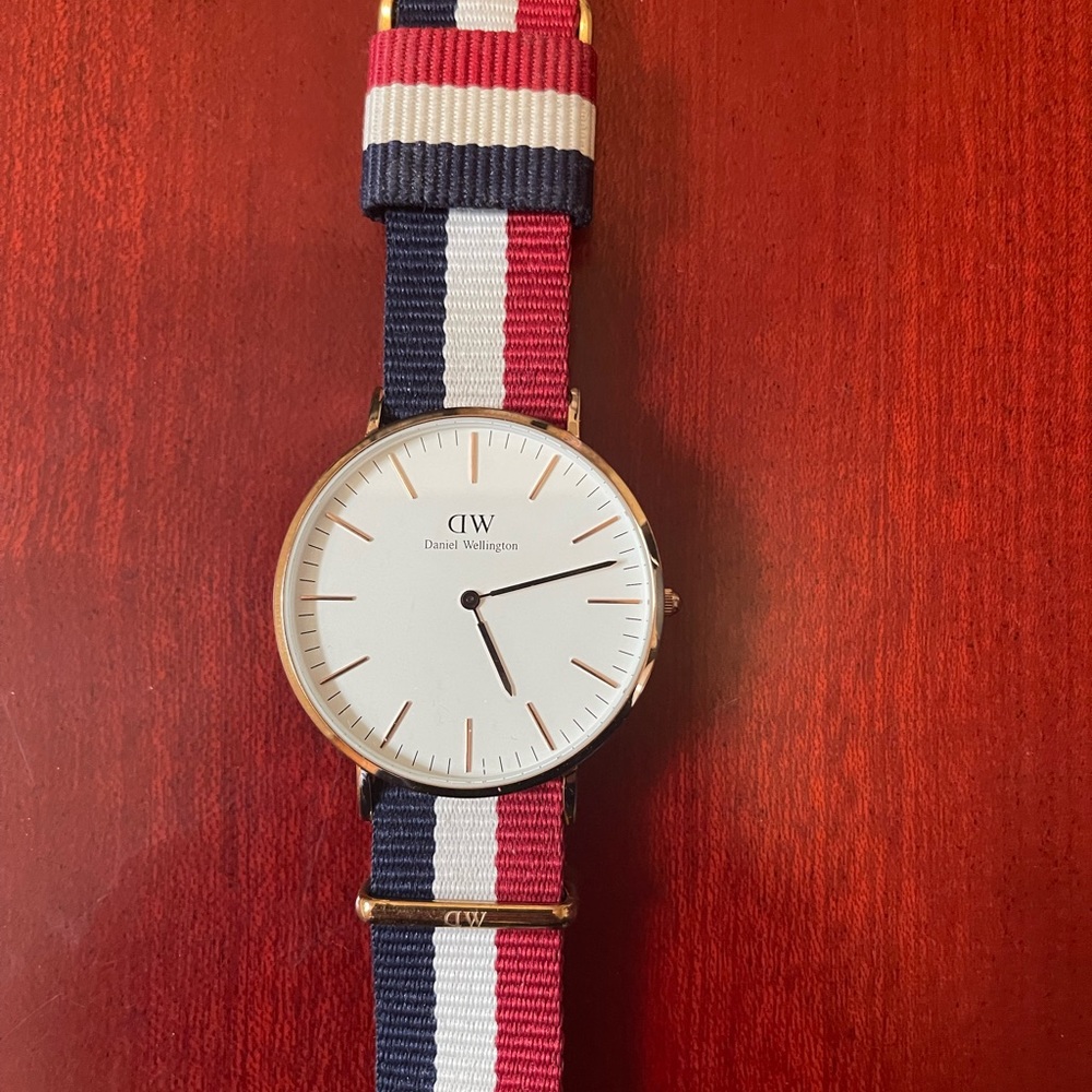 🔥🔥Daniel Wellington watch 🔥🔥